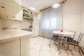 Mieszkanie 3 pokoi 74 m² Mińsk, Białoruś