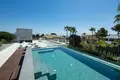 6-Schlafzimmer-Villa 843 m² Marbella, Spanien