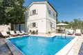 Villa de 4 dormitorios 199 m² Rabac, Croacia