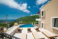 Villa de tres dormitorios 170 m² Becici, Montenegro