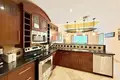 Кондо 2 спальни 125 м² West Bay, Гондурас