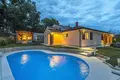 Villa 8 Schlafzimmer 420 m² Poreč, Kroatien