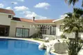 Dom 5 pokojów 630 m² w Latsia, Cyprus