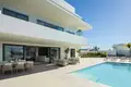 5-Schlafzimmer-Villa 496 m² Estepona, Spanien