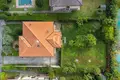 Villa 13 Zimmer 310 m² Peschiera del Garda, Italien