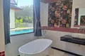 Villa de tres dormitorios 450 m² Si Sunthon, Tailandia