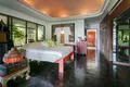 villa de 5 dormitorios 1 400 m² Ban Kata, Tailandia