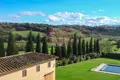 Nieruchomości komercyjne 870 m² Arezzo, Włochy