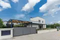 Villa de 4 dormitorios 250 m² Visnjan, Croacia