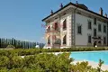 Villa 1 300 m² Luino, Italy