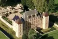 Zamek 30 pokojów 1 200 m² Nizerolles, Francja
