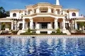6 bedroom villa 1 070 m² Malaga, Spain