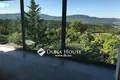 House 235 m² Urom, Hungary