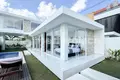 4-Schlafzimmer-Villa  Kerobokan, Indonesien