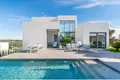 Villa de tres dormitorios 240 m² Orihuela, España