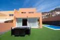 Villa de 4 dormitorios 240 m² Adeje, España