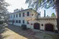 Commercial property 1 125 m² in Florence, Italy