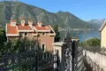 Villa de tres dormitorios 500 m² Dobrota, Montenegro