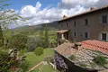 Edificio rentable 360 m² en Tuoro sul Trasimeno, Italia