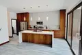 Кондо 2 спальни 123 м² West Bay, Гондурас