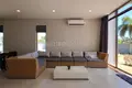 Propiedad comercial 1 100 m² en Thep Krasatti, Tailandia