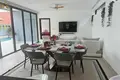 Вилла 3 спальни 207 м² Чалонг, Таиланд
