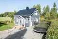 2 bedroom house 106 m² Maentsaelae, Finland