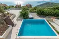 Villa de tres dormitorios 304 m² Sveti Stefan, Montenegro