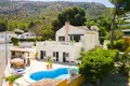 4-Schlafzimmer-Villa 208 m² l Alfas del Pi, Spanien