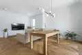 Mieszkanie 3 pokoi 77 m² Warszawa, Polska