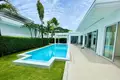 3-Schlafzimmer-Villa 420 m² Phuket, Thailand