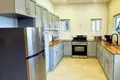 4 bedroom house 195 m² Roatan, Honduras