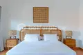 Villa mit 2 Schlafzimmern  Kerobokan Kelod, Indonesien