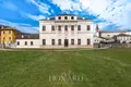 8 bedroom House 5 000 m² Vicenza, Italy