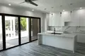 2 bedroom condo 123 m² West Bay, Honduras