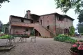 Investment 900 m² in Castiglione del Lago, Italy