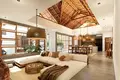 2 bedroom Villa 200 m² Wana Giri, Indonesia