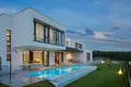 6 bedroom villa 650 m², All countries