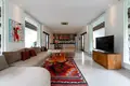 Villa 10 Schlafzimmer 2 288 m² Nyambu, Indonesien