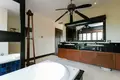 Piso independiente 3 habitaciones 584 m² Phuket, Tailandia