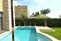 Villa de 4 dormitorios 413 m² Orihuela, España