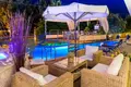 Hotel 410 m² en Amoudi, Grecia