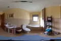 3-Schlafzimmer-Villa 300 m² Quarteira, Portugal