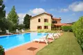 Commercial property 1 000 m² in Tuscany, Italy