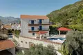 4 bedroom Villa 240 m² Tivat, Montenegro