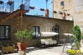 Casa 50 habitaciones 2 517 m² Arezzo, Italia