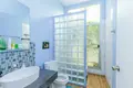 Villa 2 Schlafzimmer 320 m² Phuket, Thailand