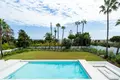 Villa de 4 dormitorios 430 m² Estepona, España