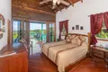 2 bedroom house 135 m² Roatan, Honduras
