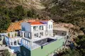 Villa de tres dormitorios 350 m² Budva, Montenegro